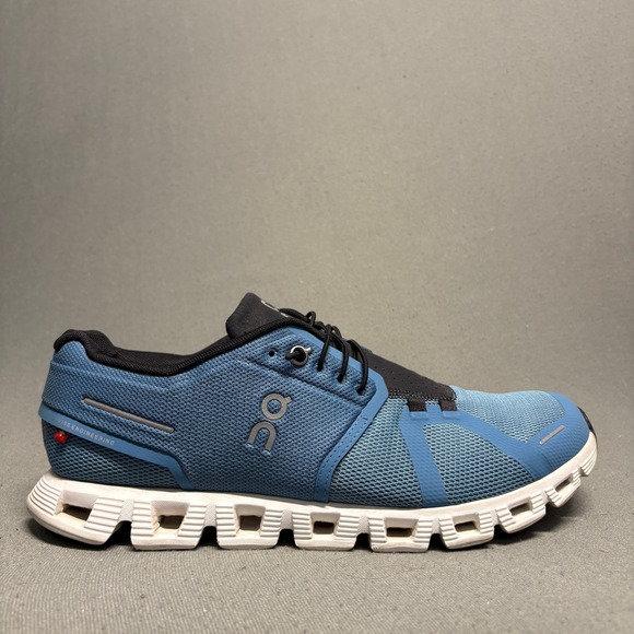 ON Running Sneakers Cloud 5 Men's Niagara Blue Size 9.5 - Picture 1 of 16